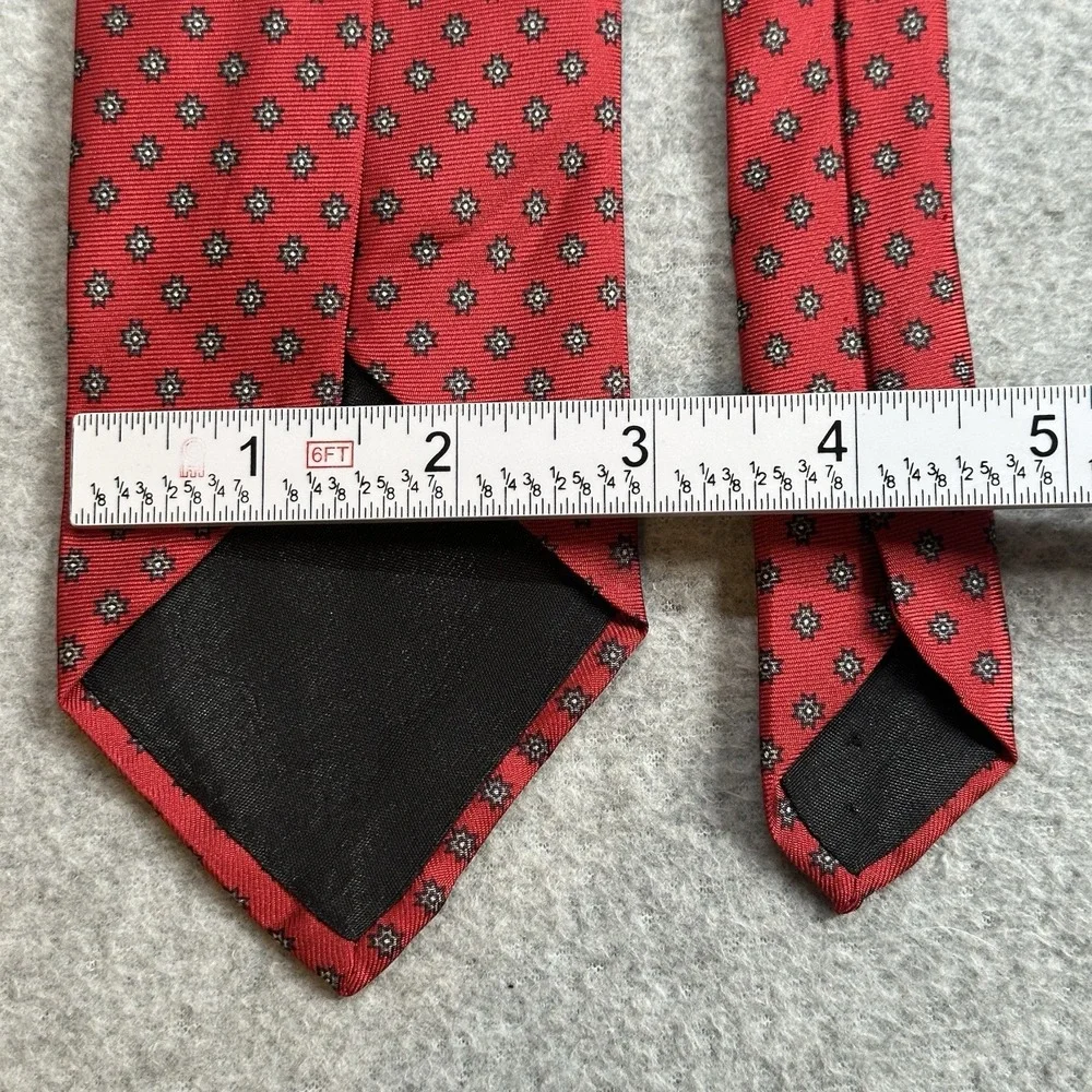 Vintage Lord & Taylor The Man's Shop Italian Silk Tie Red Floral Medallion